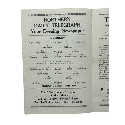 124 - MANCHESTER UNITED AWAY VERSUS BURNLEY 1944/45 FOOTBALL PROGRAMME, 24/03/1945, 4-PAGE ISSUE. GENERALL... 