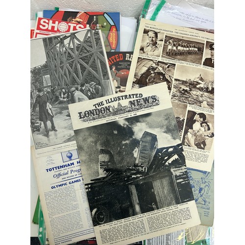 165 - MISCELLANEOUS COLLECTION OF FOOTBALL PROGRAMMES, 1950s ONWARDS, 30/40 EXAMPLES, SOME FIRST/LAST EXAM... 