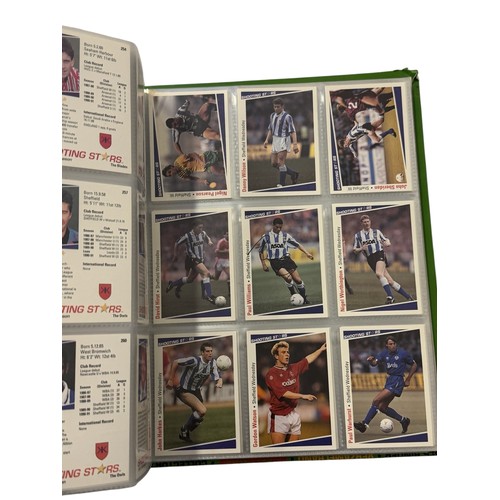 1991-92 SHOOTING STARS FOOTBALL TRADE CARDS ALBUM, 760 IN TOTAL