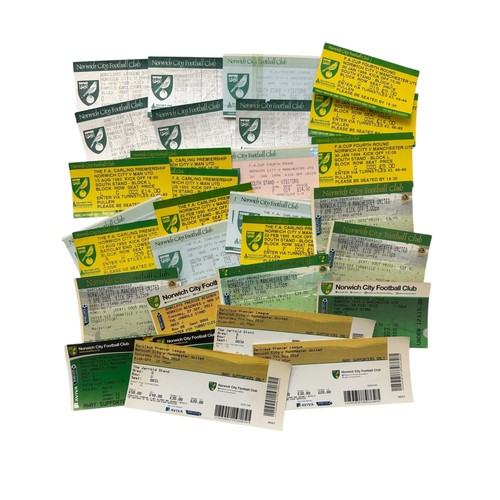 76 - COLLECTION OF MANCHESTER UNITED AWAY VERSUS NORWICH CITY FOOTBALL TICKET STUBS, 1990s ONW, 32 EXAMPL... 