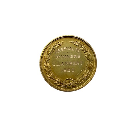 104 - 1930 FA CHARITY SHIELD ARSENAL GOLD WINNERS MEDAL, 15ct GOLD, INSCRIBED 'ARSENAL F.C. WINNERS J.LAMB... 