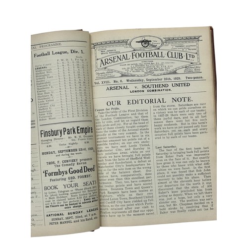 109 - ARSENAL 1929/30 CLUB BOUND VOLUME, WITHOUT COVERS, ALL LEAGUE/CUP/COMBINATION HOME FIXTURES INCLUDIN... 