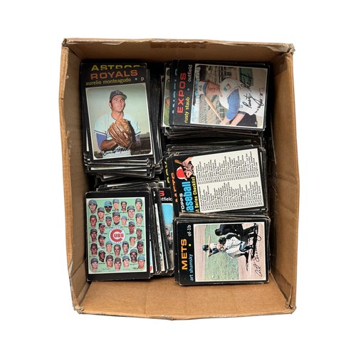679 - 1971 TOPPS BASEBALL TRADE CARDS, GREEN BACKS, CIRCA 750 CARDS NOTED, CARDS ARE MIXED AND WE CANNOT V... 