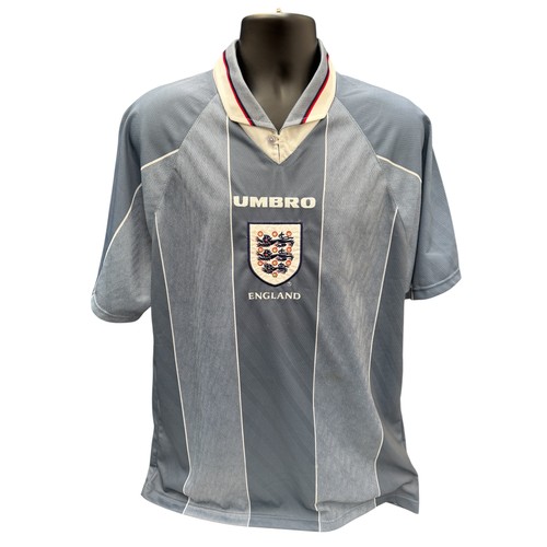 342 - STEVE MCMANAMAN ENGLAND VERSUS BULGARIA 1996 MATCH ISSUED FOOTBALL SHIRT, RARE RED NUMBER 7 TO REAR,... 