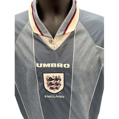 342 - STEVE MCMANAMAN ENGLAND VERSUS BULGARIA 1996 MATCH ISSUED FOOTBALL SHIRT, RARE RED NUMBER 7 TO REAR,... 