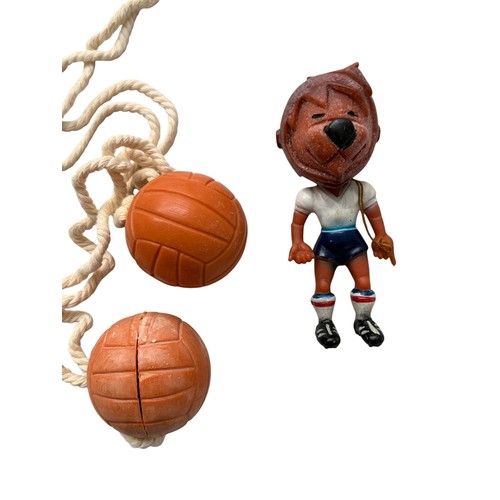 22 - 1966 WORLD CUP SOAP-ON-A-ROPE, 3 EXAMPLES, WORLD CUP WILLIE FIGURINE BAR, x2 SOAP BALLS IN ORIGINAL ... 