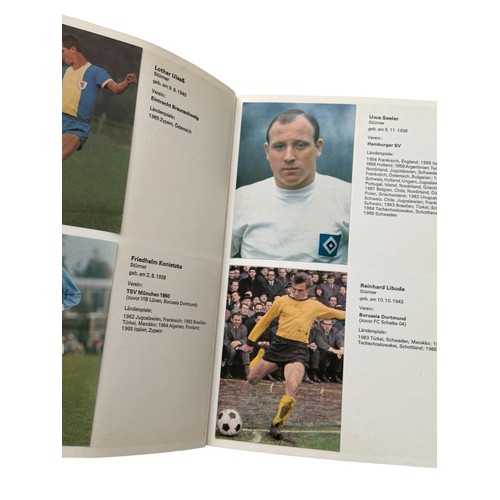 56 - 1966 WORLD CUP ARAL FUSSBALL-ALBUM, COMPLETE WITH ALL CARDS TO INNER INCLUDING A YOUNG BECKENBAUER, ... 