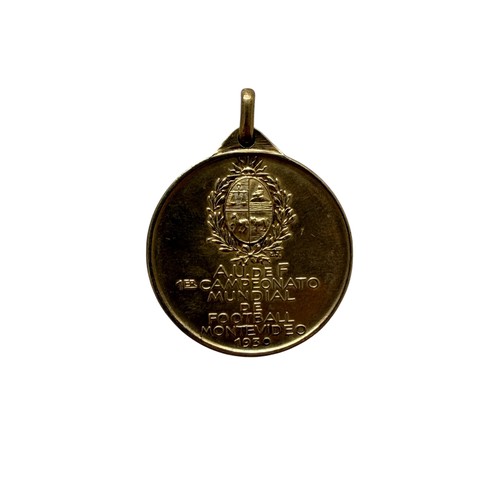 123 - 1930 WORLD CUP 'GOLD' MEDAL, RARE ITEM LIMITED TO VIPs AND DIGNITARIES, INSCRIBED A.U.de.F 1ER CAMPE... 