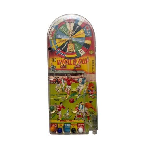 13 - 1966 WORLD CUP 'BAGATELLE' GAME, ORIGINAL ITEM BY MARX, ITEM IS FULLY INTACT, WITH ORIGINAL WORLD CU... 