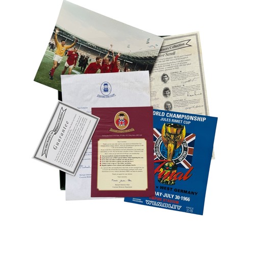 45 - 1966 WORLD CUP WINNERS OXFORD DIE-CAST COLLECTION, FULLY INTACT IN ORIGINAL BOX, WITH VARIOUS PAPERW... 