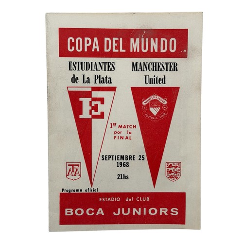 1968 MANCHESTER UNITED AWAY VERSUS ESTUDIANTES DE LA PLATA FOOTBALL PROGRAMME, 25/9/1968, INTERCONTINENTAL CUP FINAL. STAPLES REMOVED, MINOR WEAR.