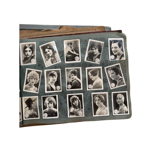 5035 - COLLECTION OF VINTAGE STICKER & TRADE CARD ALBUMS, CIGARROS TRINIDAD Y HNO RED ALBUM (COMPLET, SPINE... 