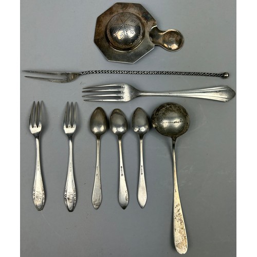 162 - A COLLECTION OF SILVERWARE MOSTLY STAMPED 800, to include spoons, forks and other silverware 

Total... 