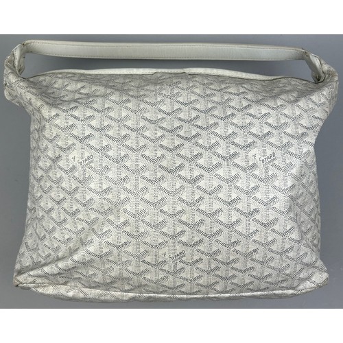 133 - A GOYARD FIJI BAG IN GREY

41cm x 31cm x 13cm