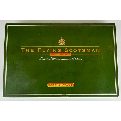 215 - A BOXED HORNBY 'THE FLYING SCOTSMAN' LIMITED PRESENTATION EDITION R.075

**Please note this lot will... 