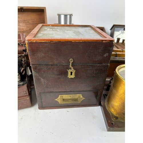 207 - EARLY SCIENTIFIC EQUIPMENT, to include resistance boxes.
Names to include Nalder Brothers, Weston an... 