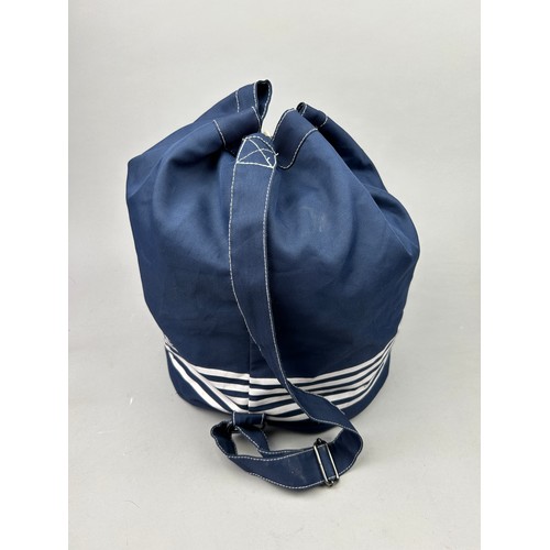 41 - A JEAN PAUL GAULTIER JEANS BUCKET BAG AND RUCKSACK  (2)


Rucksack 45cm x 40cm 

Bucket bag 40cm x 4... 