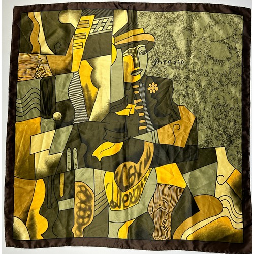 131 - A VINTAGE PABLO PICASSO DESIGN SILK SCARF, cubist design

85cm x 85cm 

Very good condition.