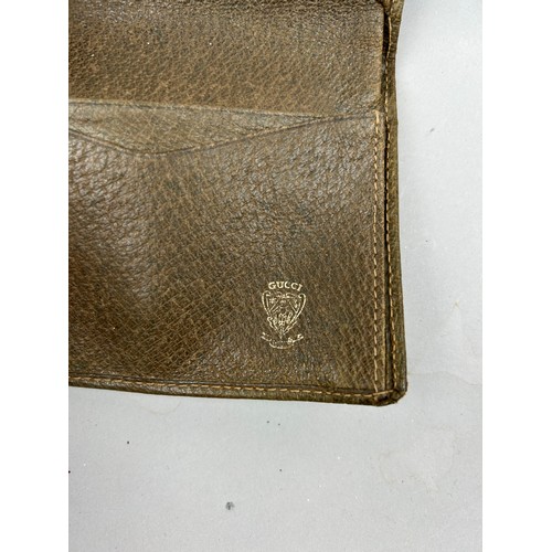 58 - A SELECTION OF VINTAGE GUCCI PURSES AND WALLETS (4)