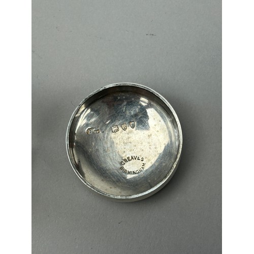 154 - A GENTLEMAN'S VANITY CASE, with silver topped bottles