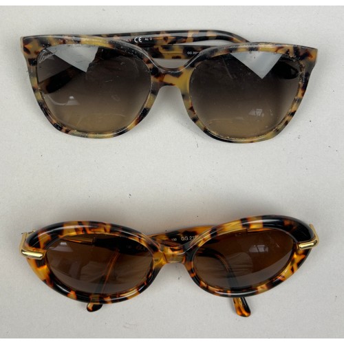 81 - TWO PAIRS OF VINTAGE GUCCI TORTOISESHELL DESIGN SUNGLASSES (2)