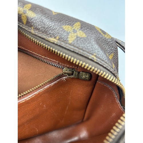 25 - A LOUIS VUITTON CROSSBODY MESSENGER BAG, brown leather with Louis Vuitton monogram emblem throughout... 