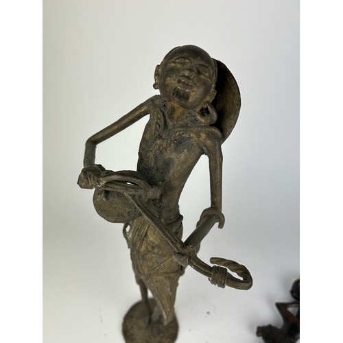 145 - AN AFRICAN BRONZE VOTIVE, along with an African hardwood totem (2)

Largest 48cm

**Please note this... 