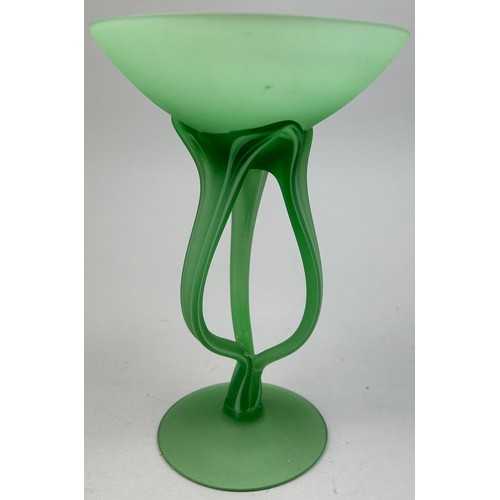 116 - A GREEN ART GLASS PEDESTAL DISH