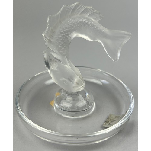 117 - A LALIQUE CRISTAL FRANCE GLASS PIN TRAY WITH FROSTED GLASS MODEL OF A FISH, signed 'Lalique' to base