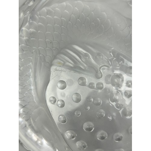 118 - A PAIR OF LALIQUE CRYSTAL 'CONCARNEAU' ASHTRAYS, DEPICTING SWIRLING FISH WITH BUBBLES, both signed t... 