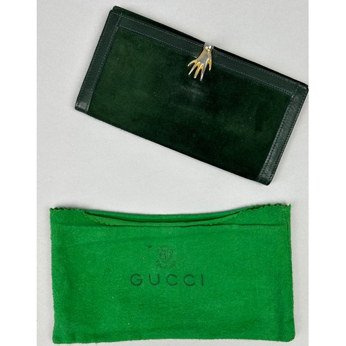 290 - A VINTAGE GUCCI PURSE WITH HAND CLIP, green suede with dustbag