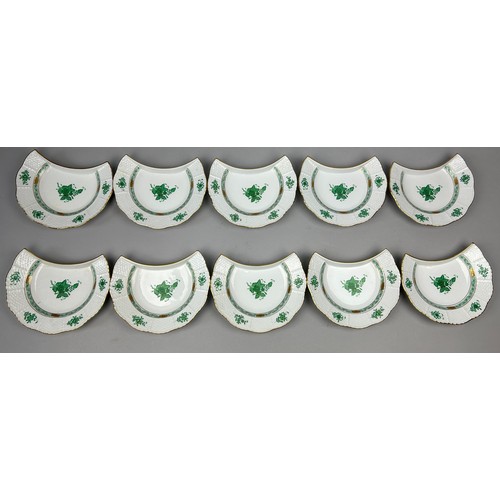 85 - A HEREND PART DINNER SERVICE 'APPONYI' CHINESE GREEN PATTERN, 79 pieces in total, hand painted all m... 