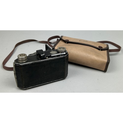 263 - A 1937 KODAK RETINA 1 TYPE 119 CAMERA WITH XENAR 5CM 5 3.5 LENS, ing good working order. 

Some pain... 