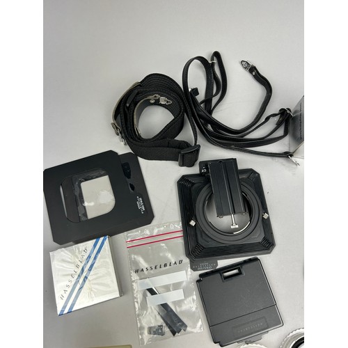 260 - A VERY LARGE COLLECTION OF HASSELBLAD ACCESSORIES TO INCLUDE: 

H/B Magnifying Finder Hood 52094 in ... 