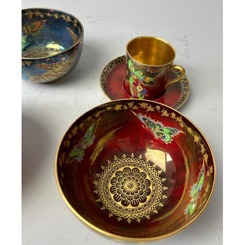 113 - CROWN DEVON LUSTRE BOWLS WITH BUTTERFLY DESIGN ALONG WITH A BIRD OF PARADISE TEA CUP AND SAUCER

Tea... 