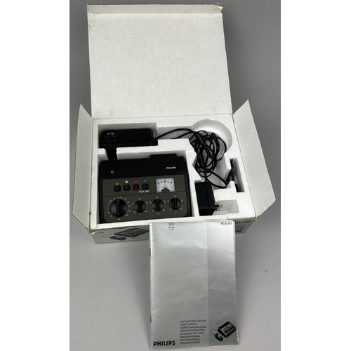 276 - A PHILIPS COLOUR ANALYSER PCA-061, power supply and instructions in original makers box