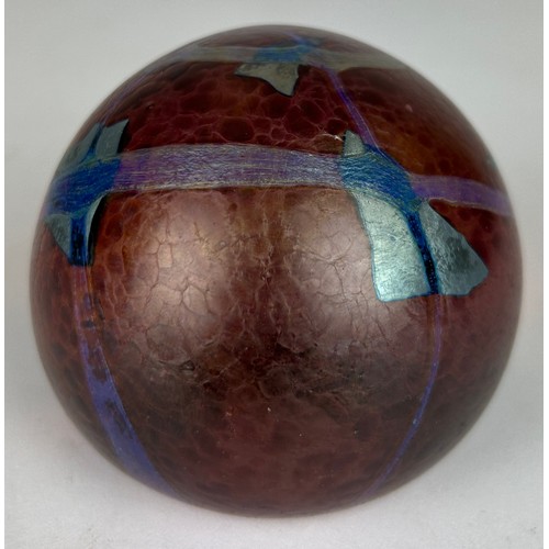 121 - NORMAN STUART CLARKE (B.1944) STUDIO GLASS PAPERWEIGHT WITH IRIDESCENT DECORATION, signed to base

8... 