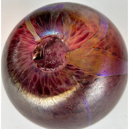 121 - NORMAN STUART CLARKE (B.1944) STUDIO GLASS PAPERWEIGHT WITH IRIDESCENT DECORATION, signed to base

8... 