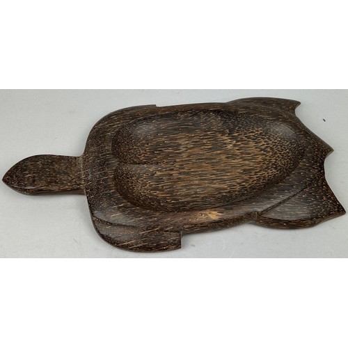 168 - A FIJIAN HARDWOOD DISH REALISTICALLY CARVED IN THE SHAPE OF A TURTLE