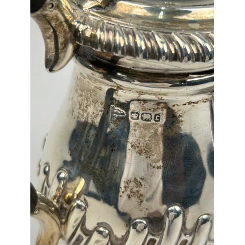 60 - VARIOUS SILVER ITEMS, to include a tea pot, milk pail, sugar shaker and tongs (4)

Various silversmi... 