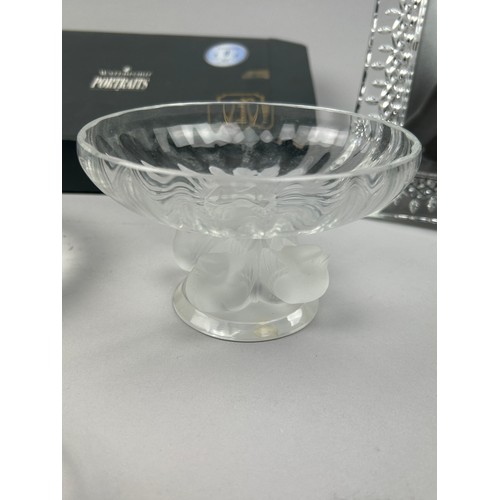 245 - A COLLECTION OF MODERN LALIQUE CRISTAL WARE ALONG WITH A WATERFORD CRYSTAL PICTURE FRAME (5)