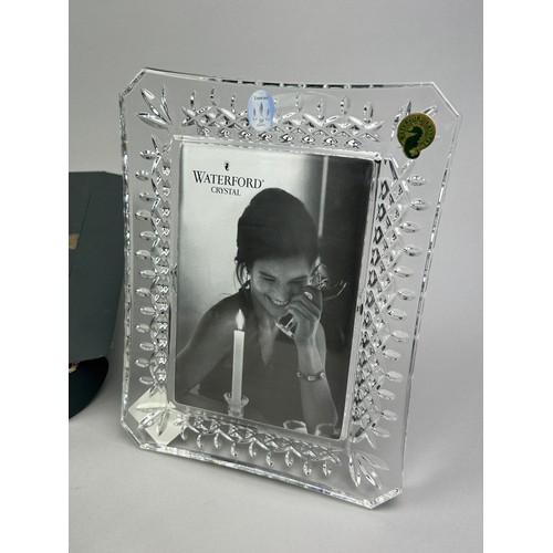 245 - A COLLECTION OF MODERN LALIQUE CRISTAL WARE ALONG WITH A WATERFORD CRYSTAL PICTURE FRAME (5)