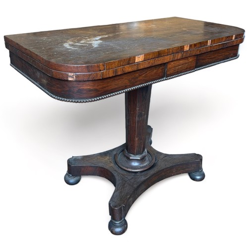 197 - A VICTORIAN MAHOGANY TEA TABLE

92cm x 75cm x 45cm