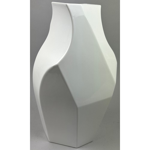 229 - A LARGE VASE BY ITAMAR BURSTEIN 

50cm in height