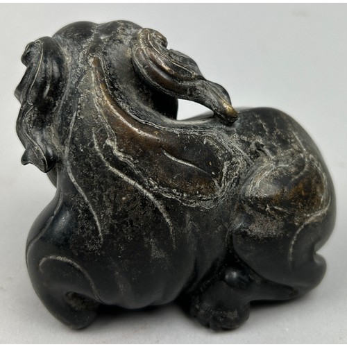 73 - A CHINESE BRONZE 'ELEPHANT' PAPERWEIGHT,

Late 19th/early 20th. 

10cm x 8cm 

For similar see Roseb... 