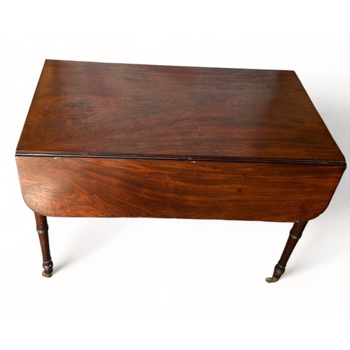 196 - A VICTORIAN MAHOGANY PEMBROKE TABLE

98cm x 70cm x 55cm