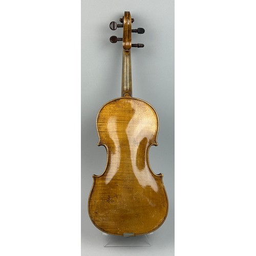 56 - A VIOLIN LABELLED CARLO BERGONZI
 
Labelled: Anno 17...Carlo Bergonzi fece in Cremona

Back length 3... 