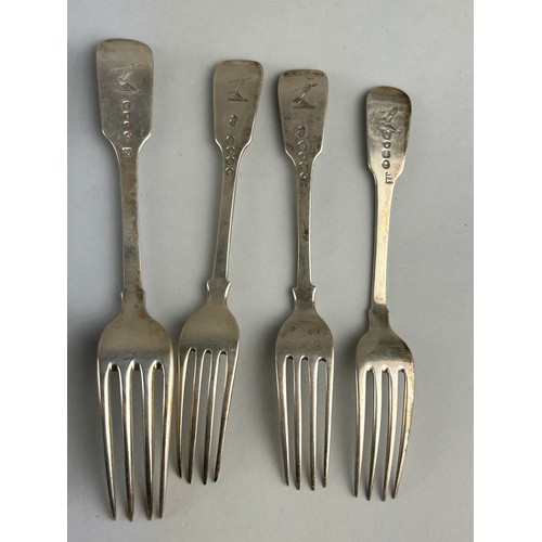 71 - A SILVER CUTLERY SET WITH THE HAILE FAMILY CREST, 

Consisting of forks, spoons, soup spoons, servin... 