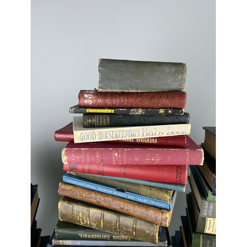 494 - A VERY LARGE COLLECTION OF BOOKS ON SUBJECTS SUCH AS FINE ART, MILITARY, NATURAL HISTORY ETC.