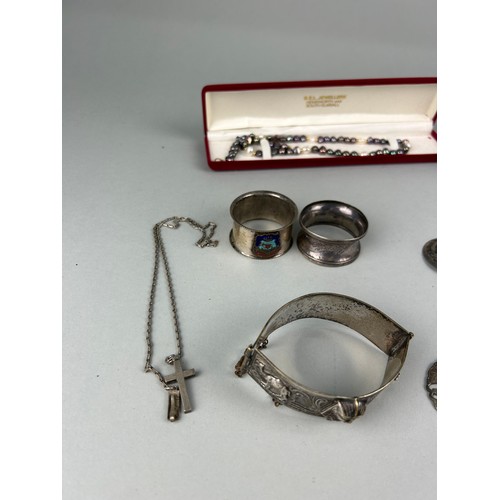 55 - A COLLECTION OF MISCELLANEOUS SILVER, SILVER JEWELLERY AND SILVER PLATE, 

The silver weighing: 160g... 